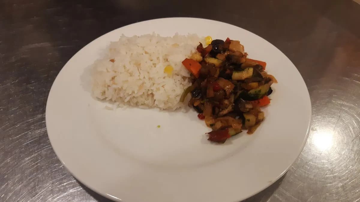 Vegyes köret (Jázmin rizs, Grillezett zöldség)