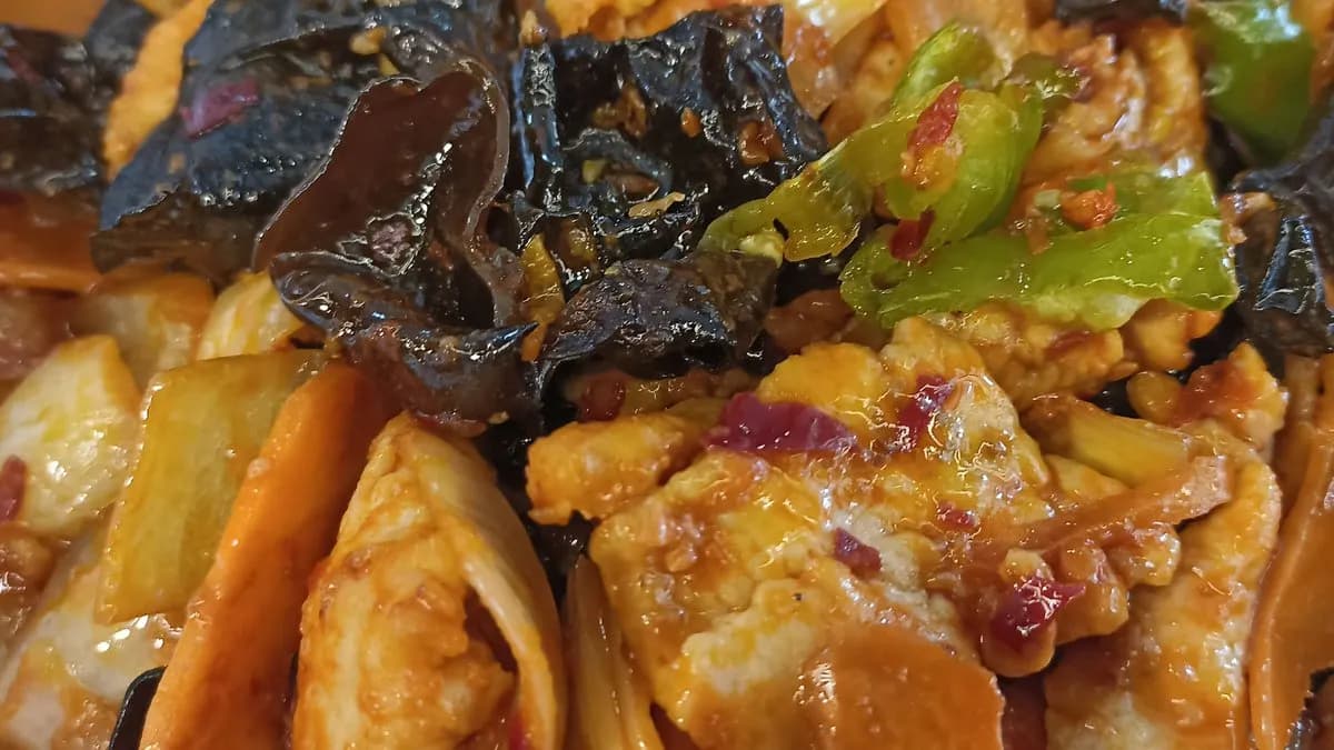 Kínai fafül gombás csirkehús