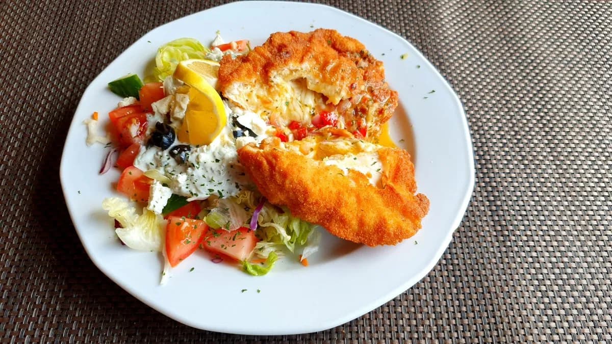 Leonidas jércemell, Santorini salátával