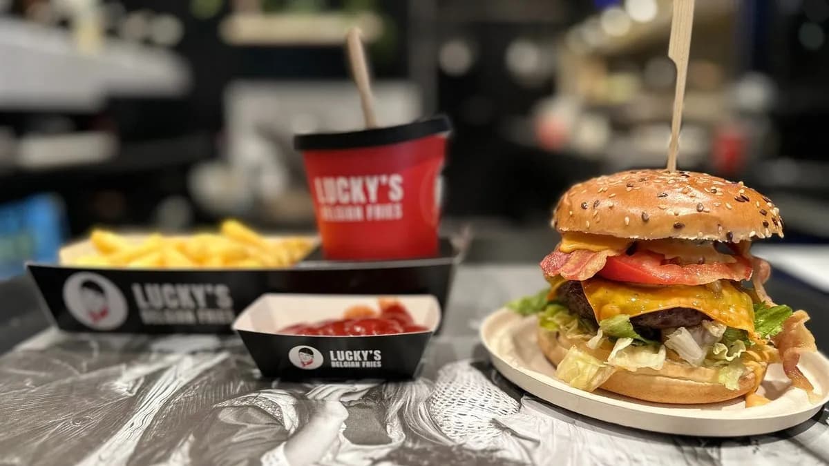 Sajt és szalonna burger