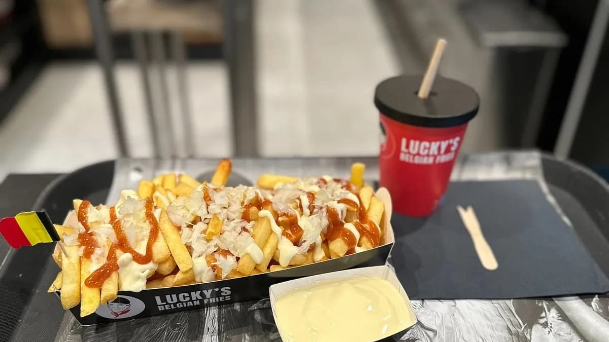 Nagy adag speciális sült krumpli