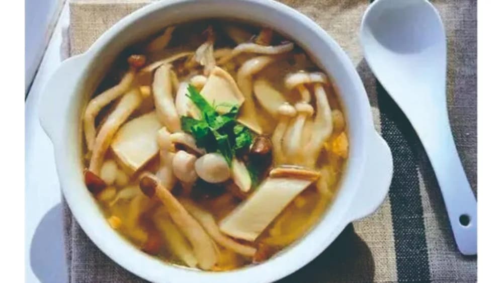 11. Tom Yum csirkehúsleves