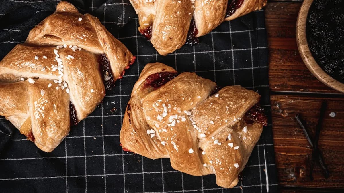 Meggyes-vaníliás fonottka