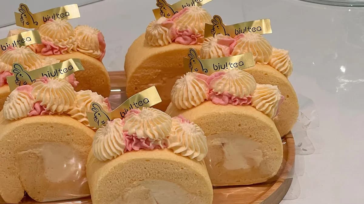 Passionfruit Cake Roll