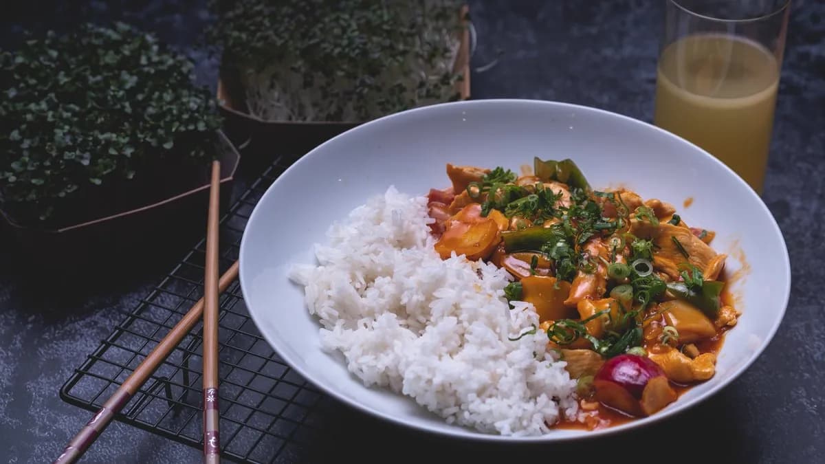 Édes-savanyú Csirke, jázminrizs