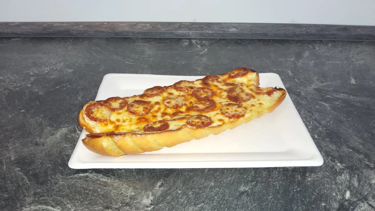 Kolbászos (Csabai) melegszendvics