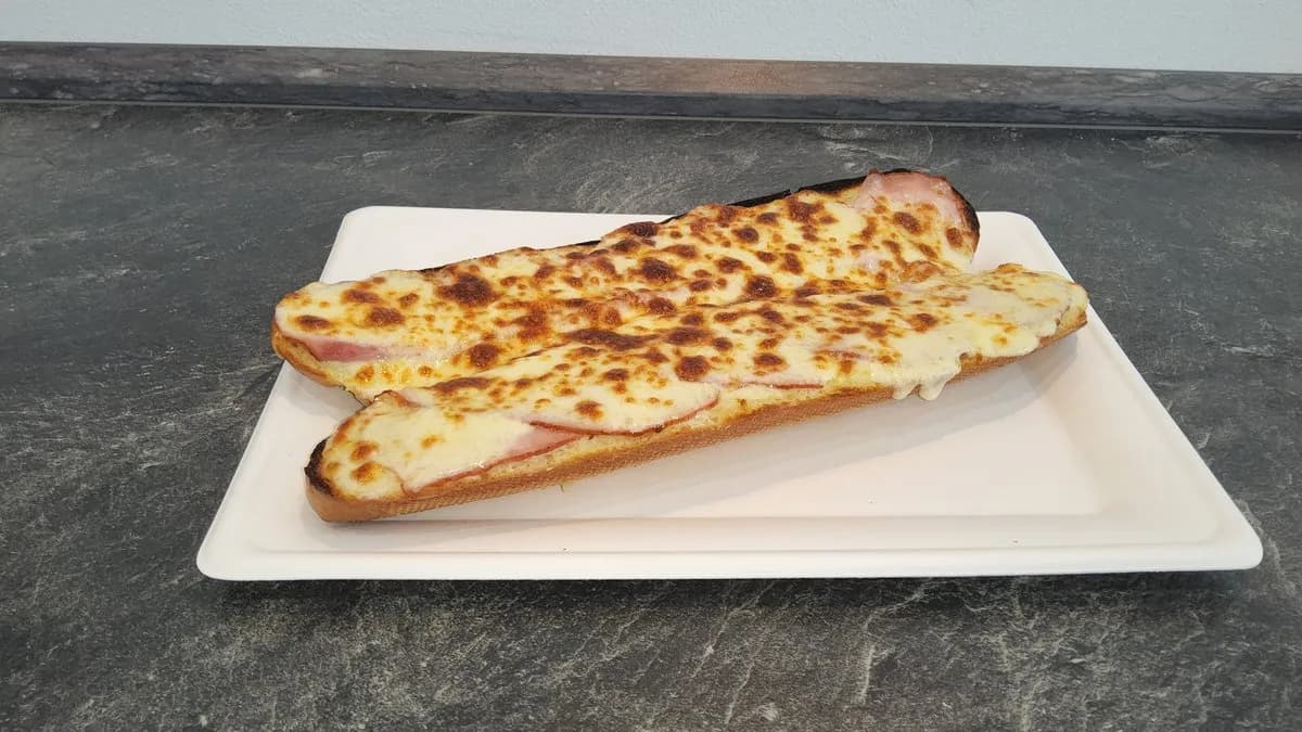 Tarjás melegszendvics