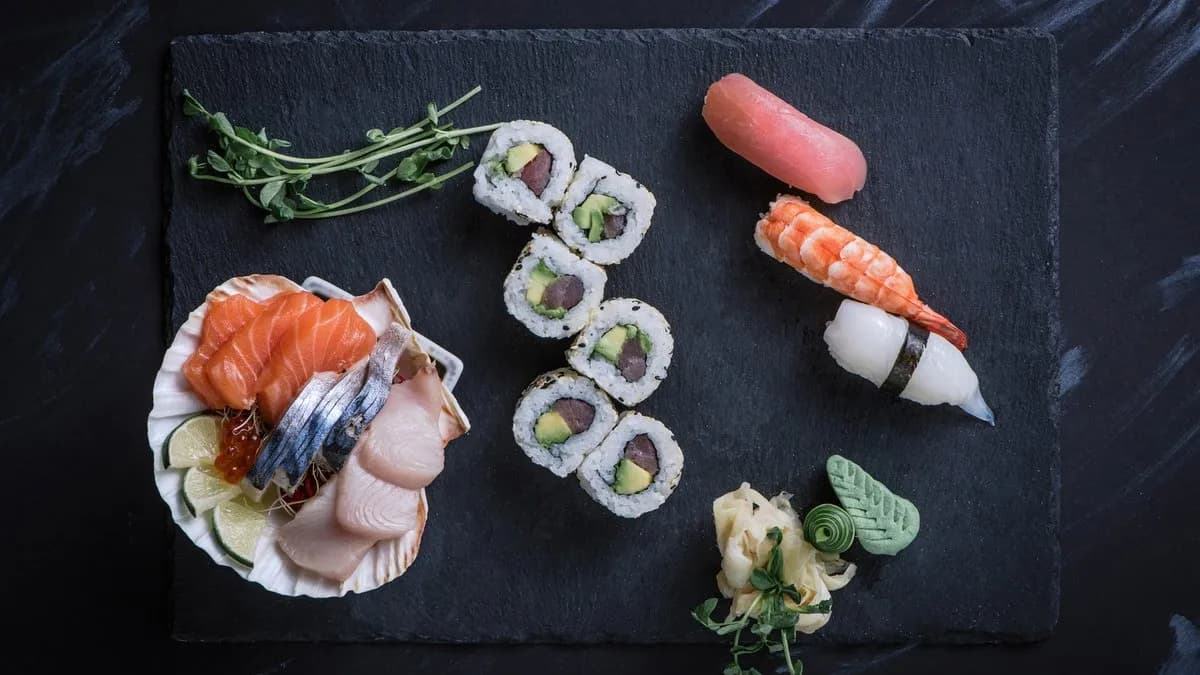 SASHIMI SUSHI SET (CHEF AJÁNLAT)