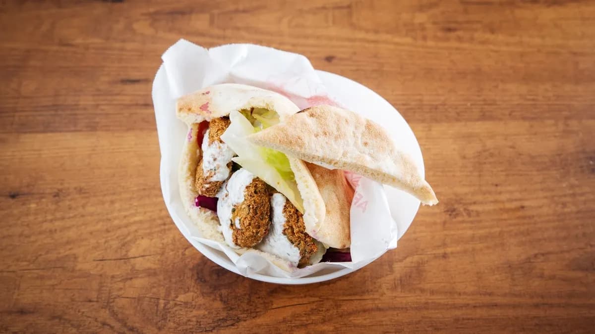 Falafel pitában
