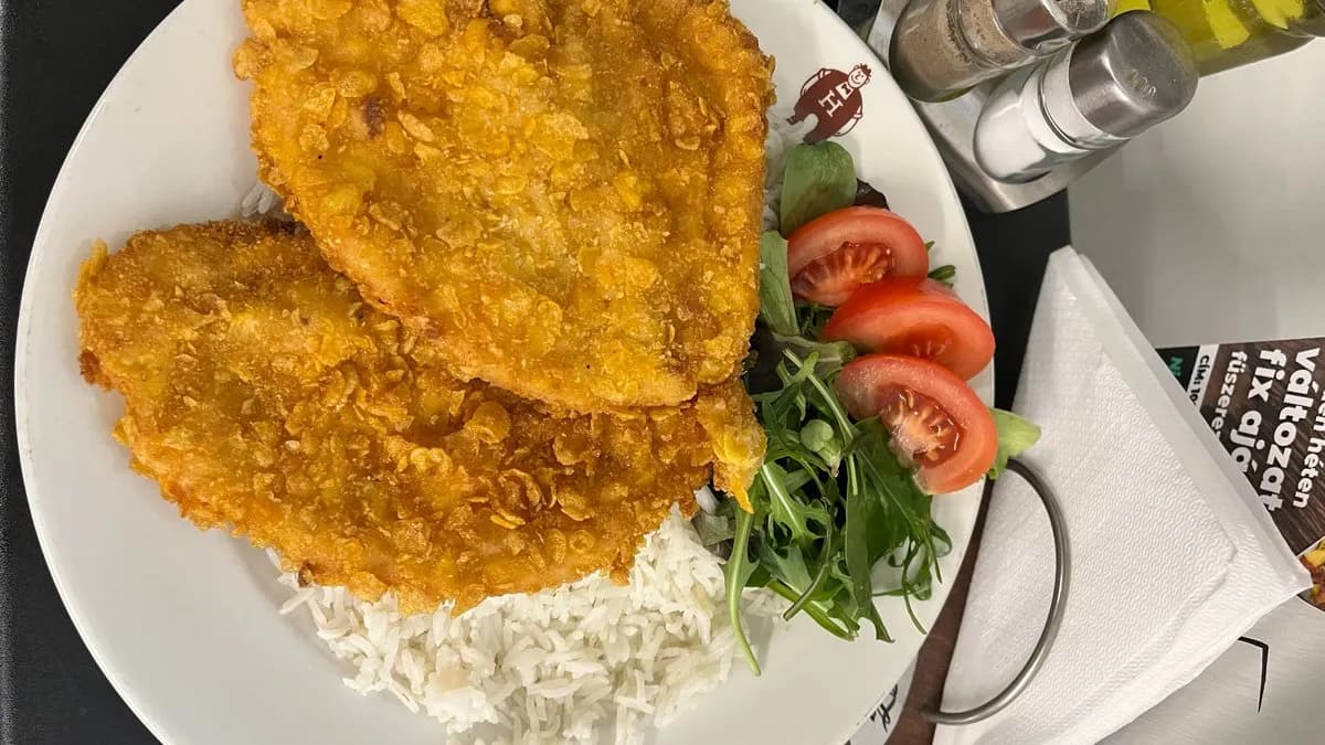 Cornflakes -es bundában sült csirkemellszeletek