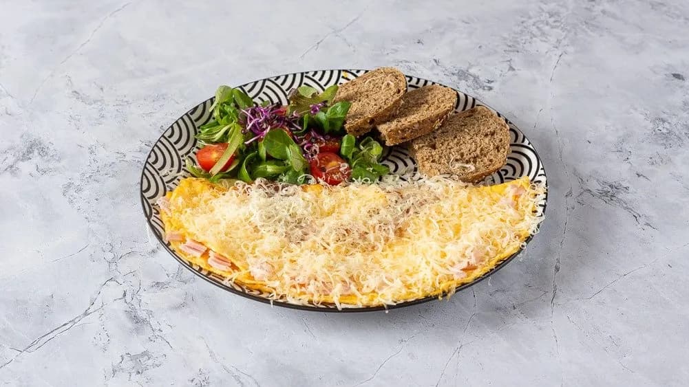 Omlett gazdagon (sajttal, sonkával)