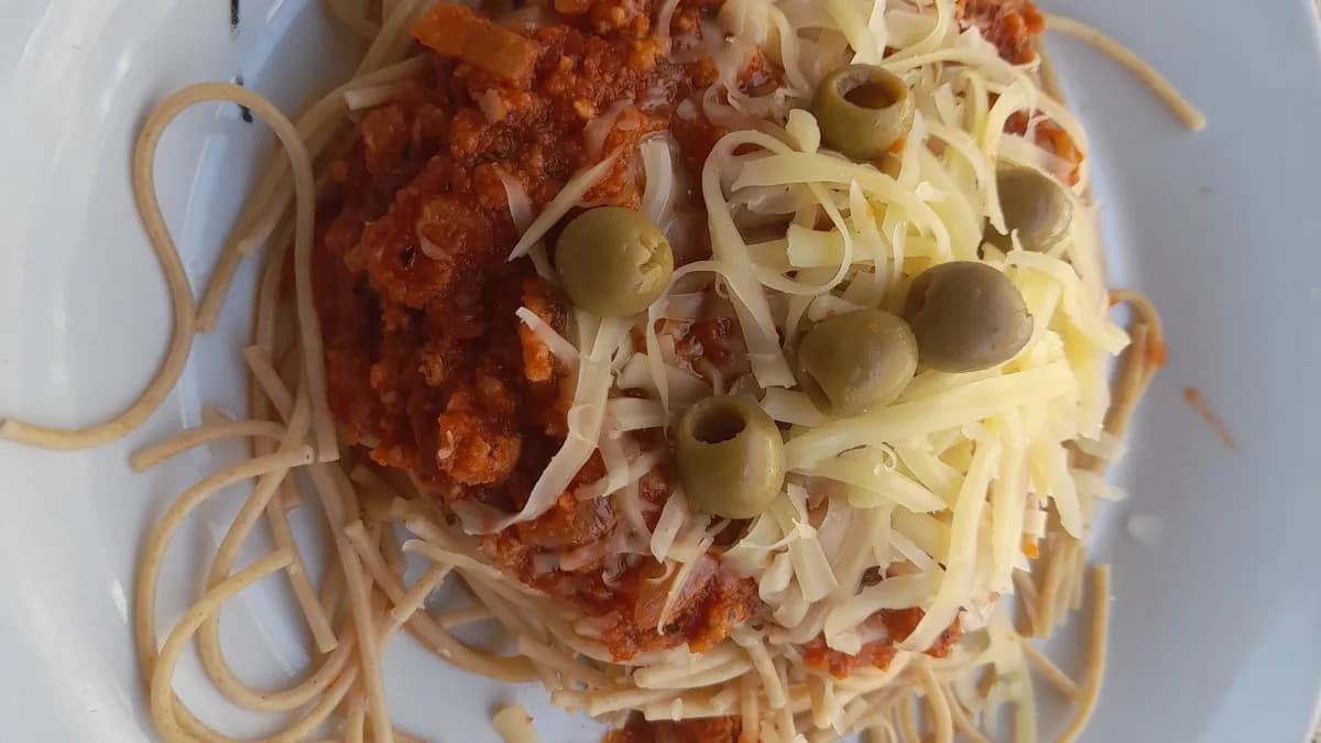 Milánói spagetti olívabogyóval