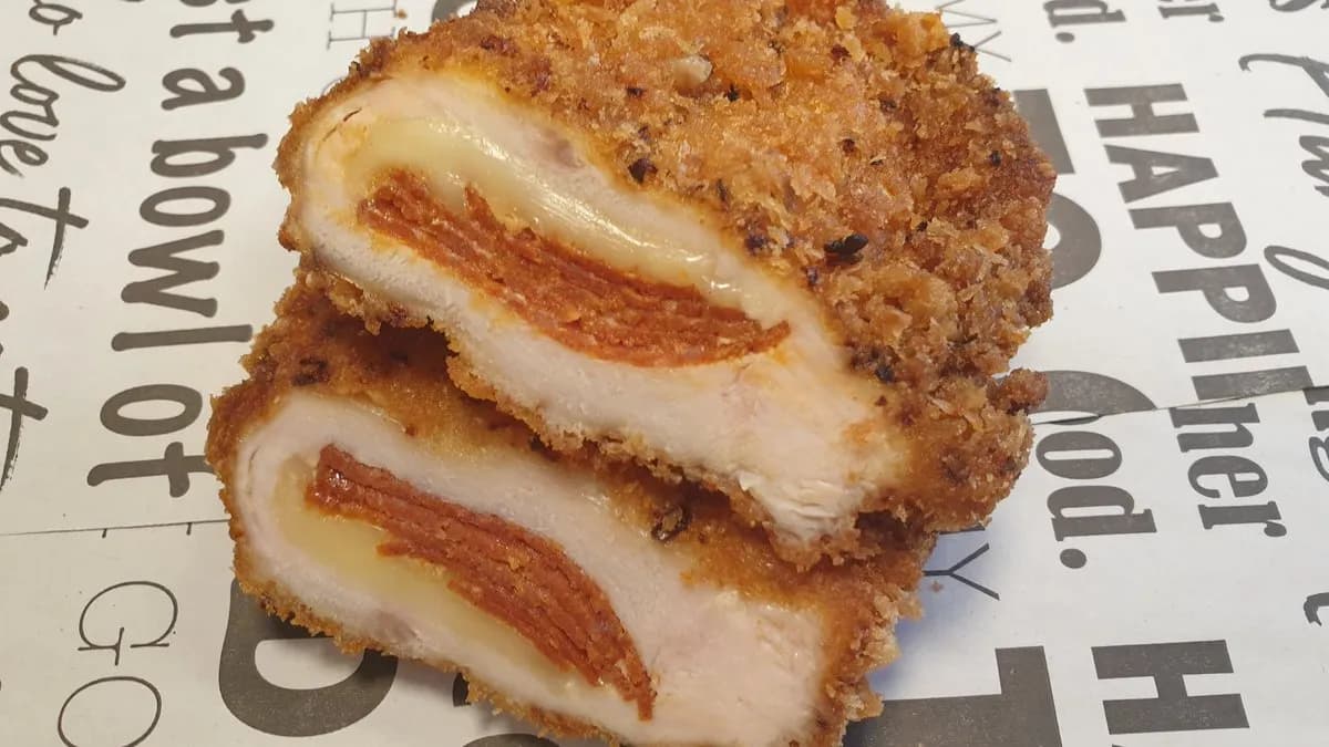 Kolbásszal-sajttal töltött csirkemell