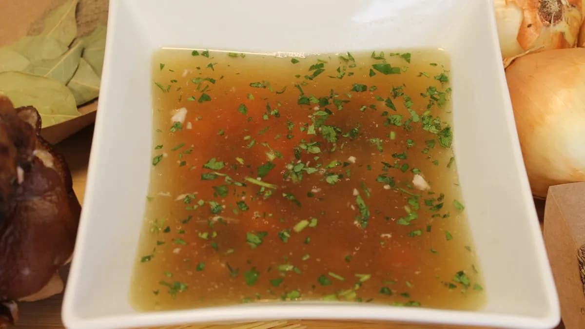 Húsleves gazdagon 4 dl