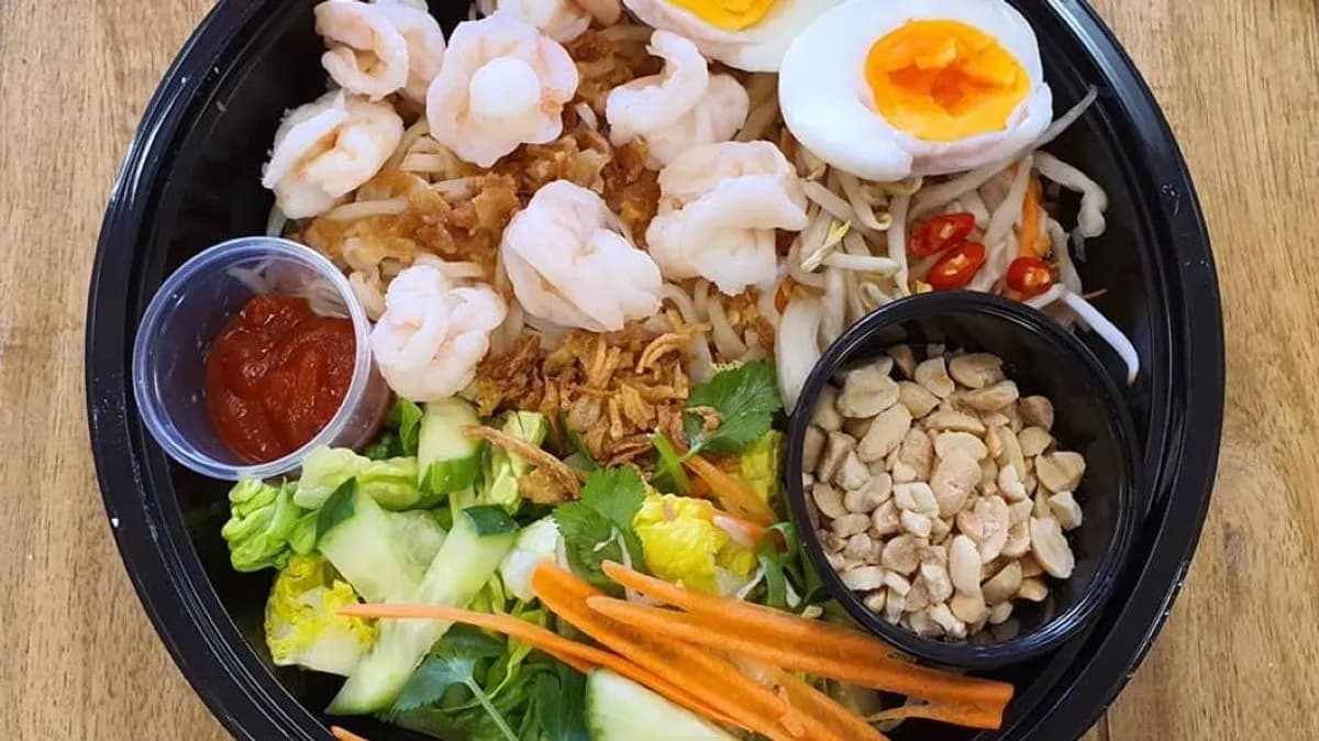 Pho tôm chộn -- Garnélarákos saláta rizstésztával.