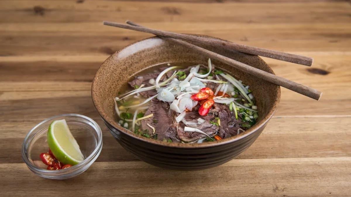 Pho bo tai lan—Foghagymás marha pho