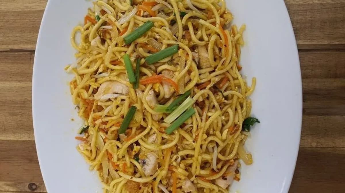 Mi xao ga - pirított tészta csirkehússal