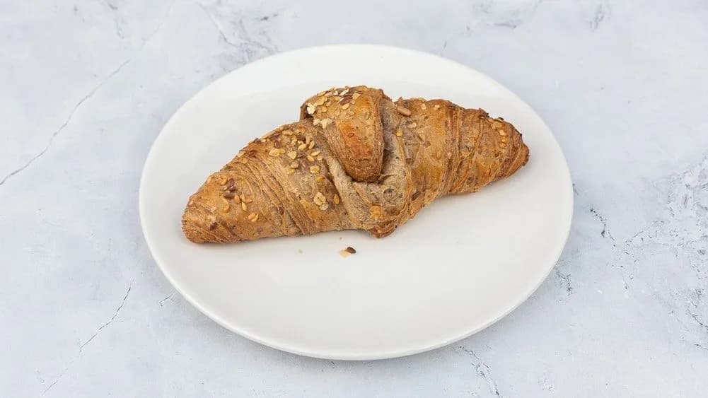Erdei gyümölcsös teljeskiörlésű croissant