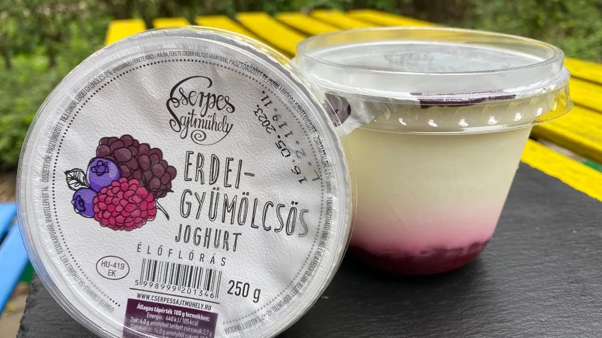 Cserpes erdei gyümölcsös joghurt
