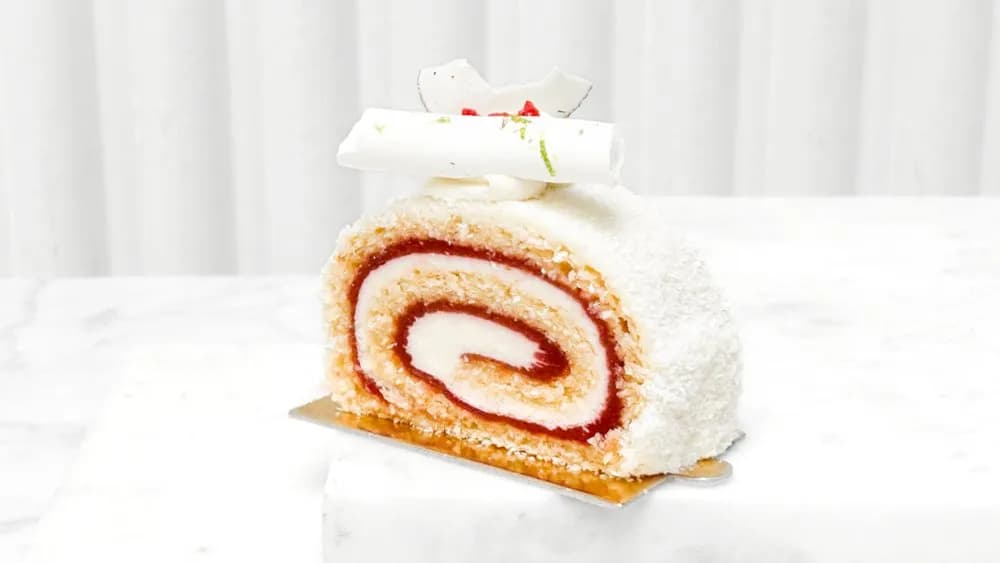 Kókuszos epres piskótatekercs (G,L)