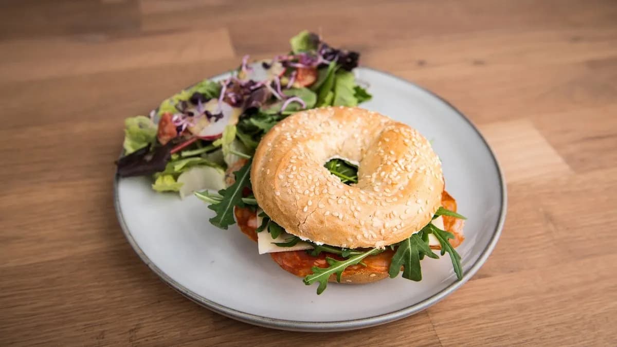 Nápolyi szalámis bagel