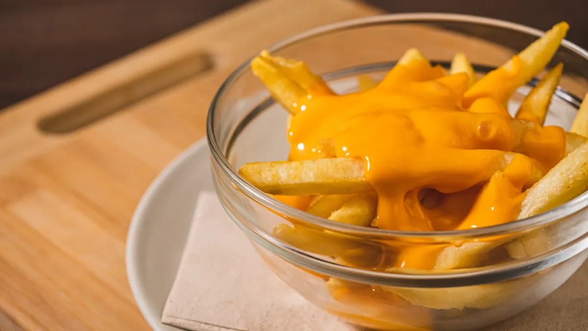 Cheddar sajtos hasábburgonya