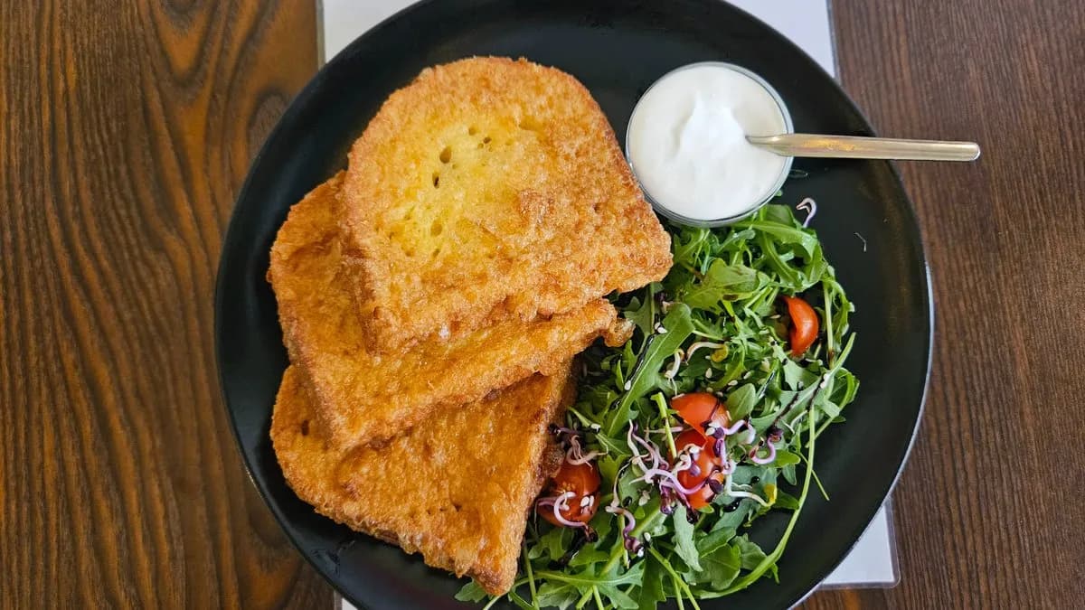 Bundás kenyér tejföllel