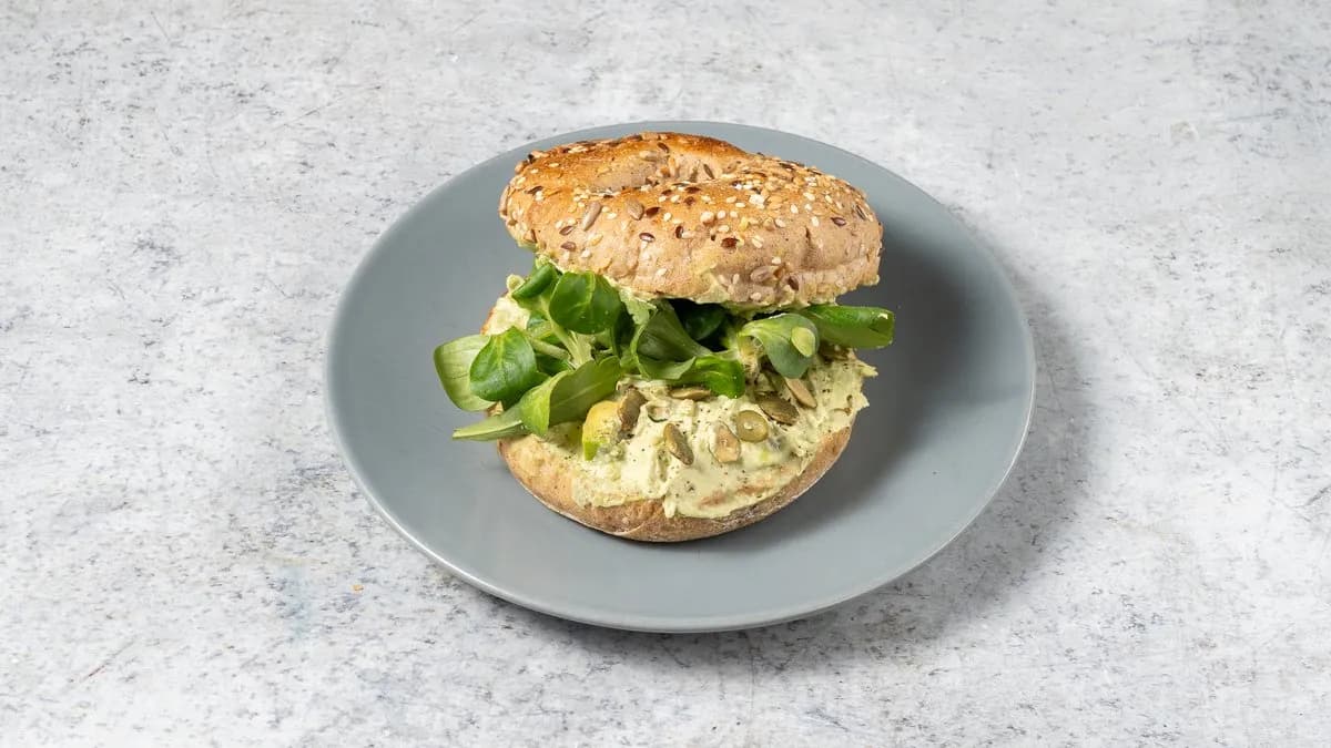 Tökmagos avokádókrémes