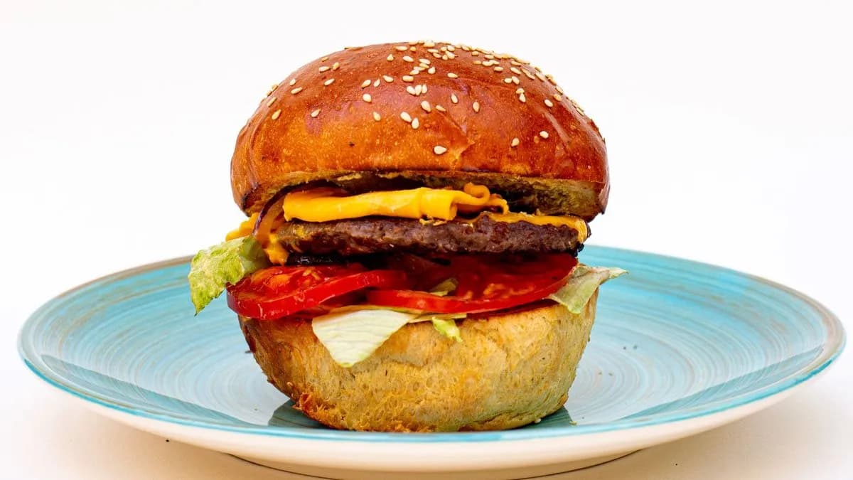 "Semmi Extra" Burger