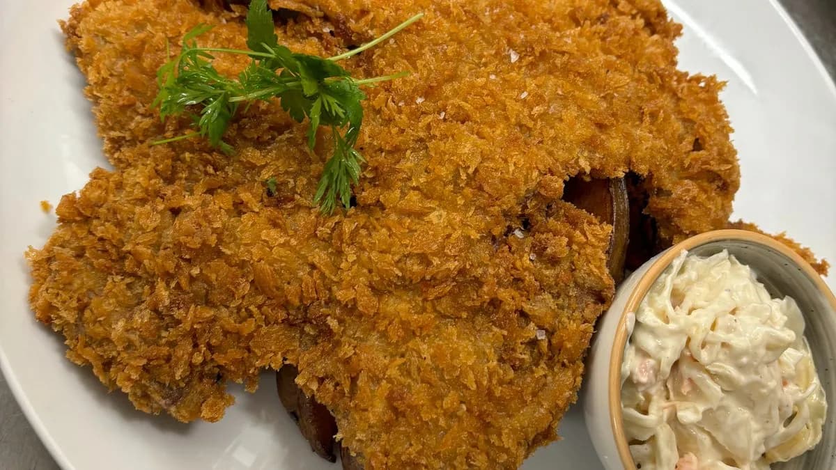 Rántott sertésszűz , steak burgonya, coleslaw