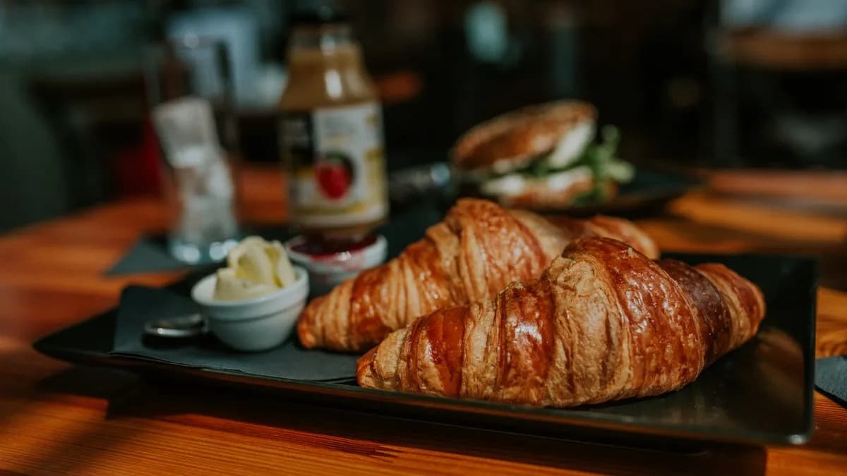 2 db vajas croissant