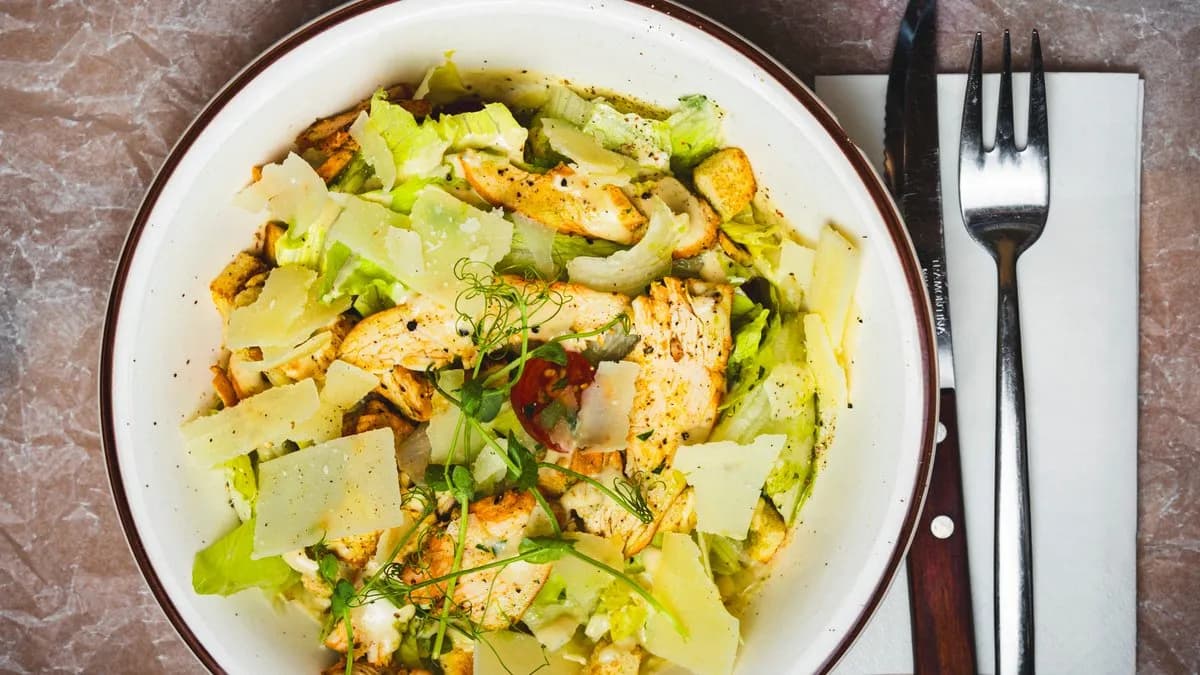 Cézár saláta csirkével