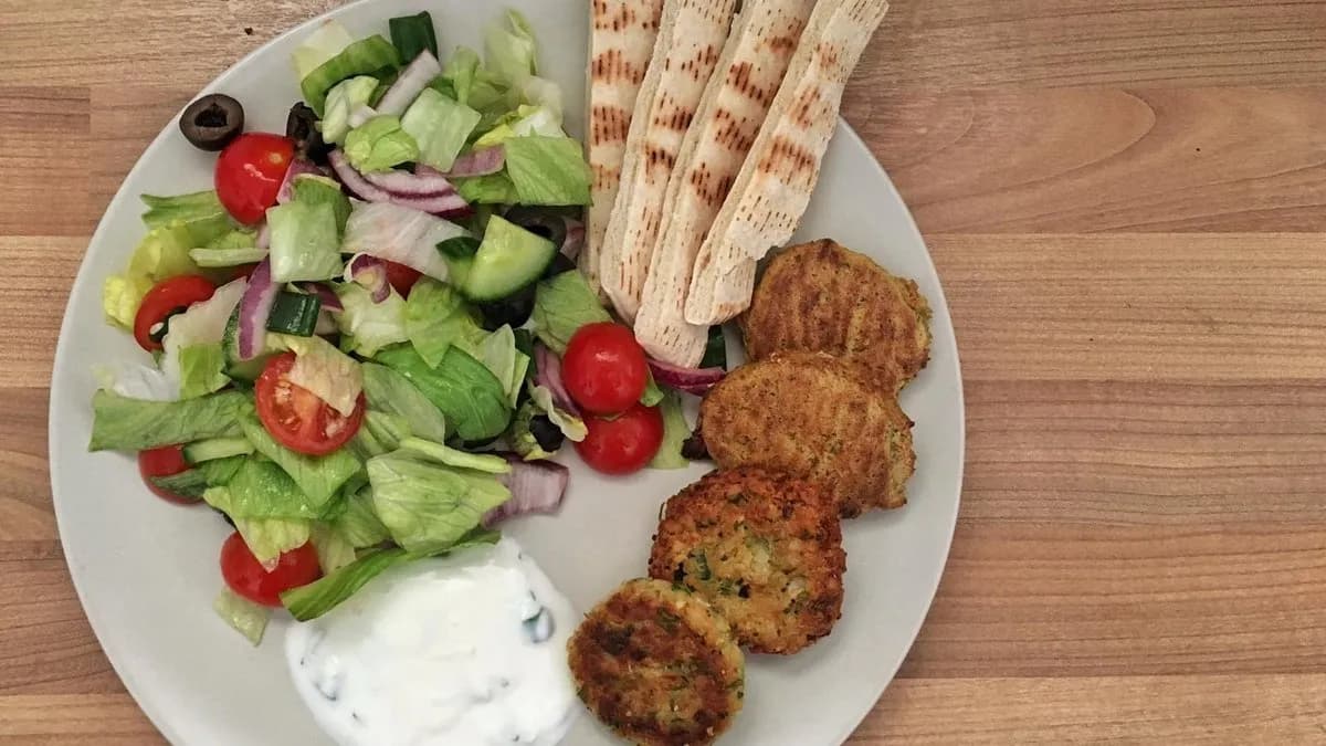 Kis falafel tál menü