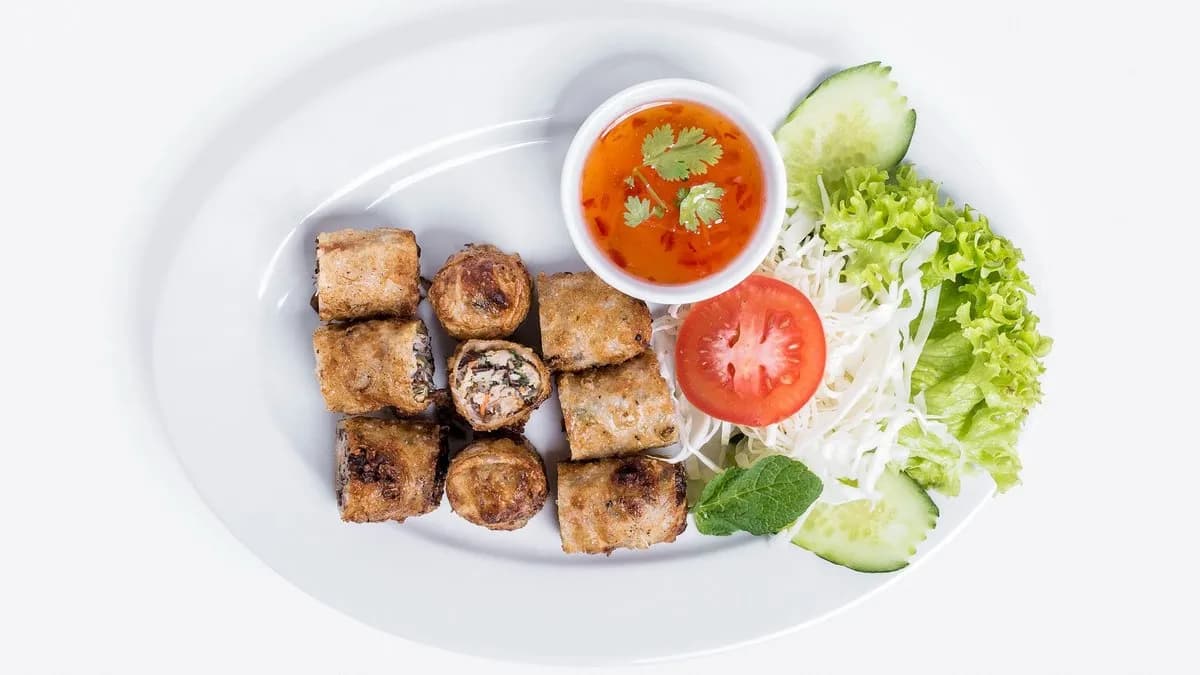 7. Tavaszi tekercsek édes szósszal, ปอเปี้ยะทอด