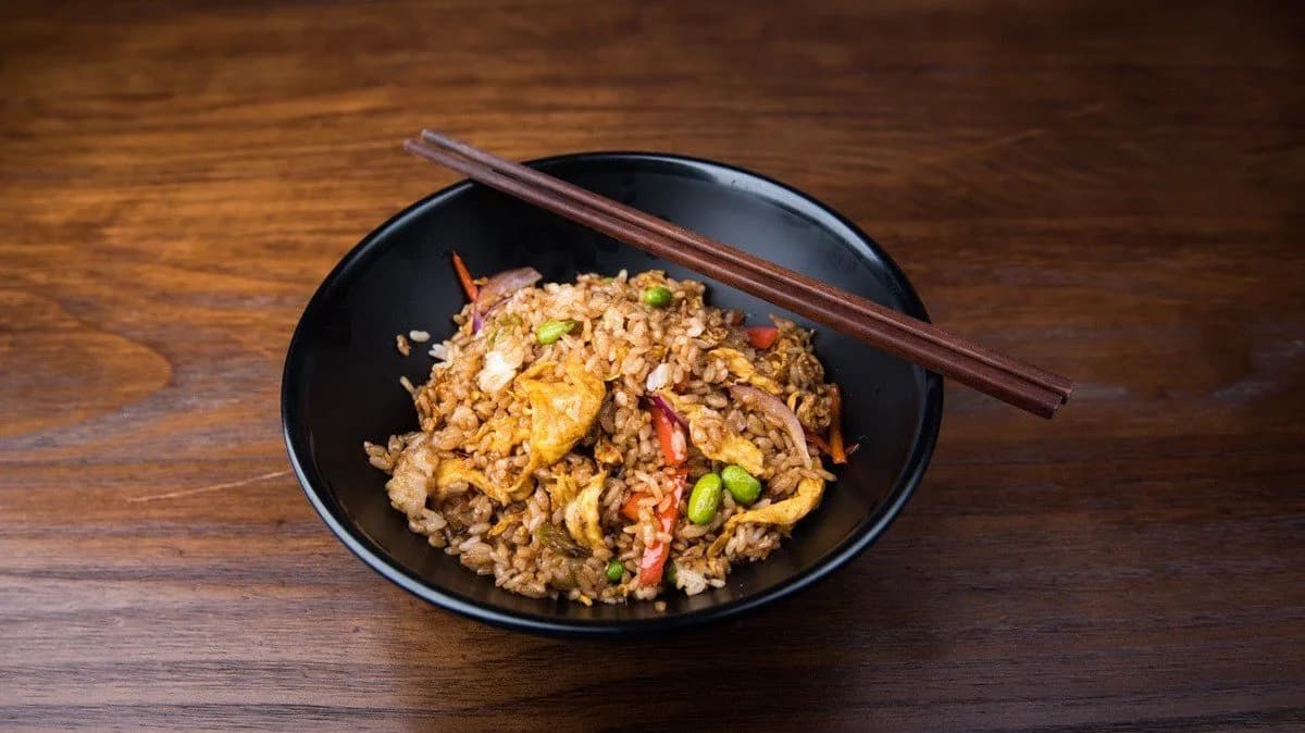 32. Zöldséges pirított rizs