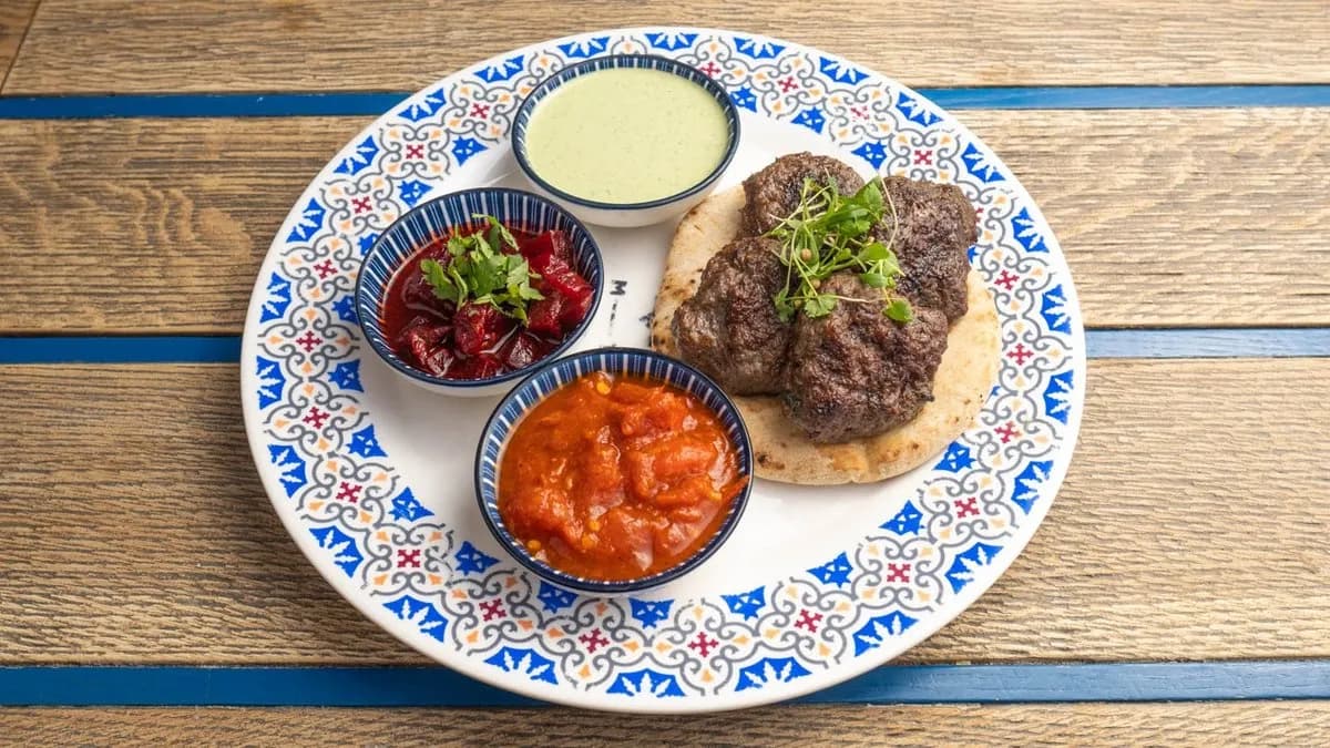 Keleti marha kebab tál