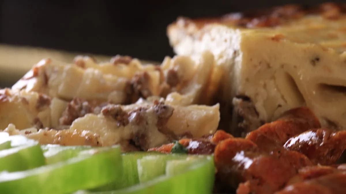 Penne tészta füstölt kolbásszal & besamellel