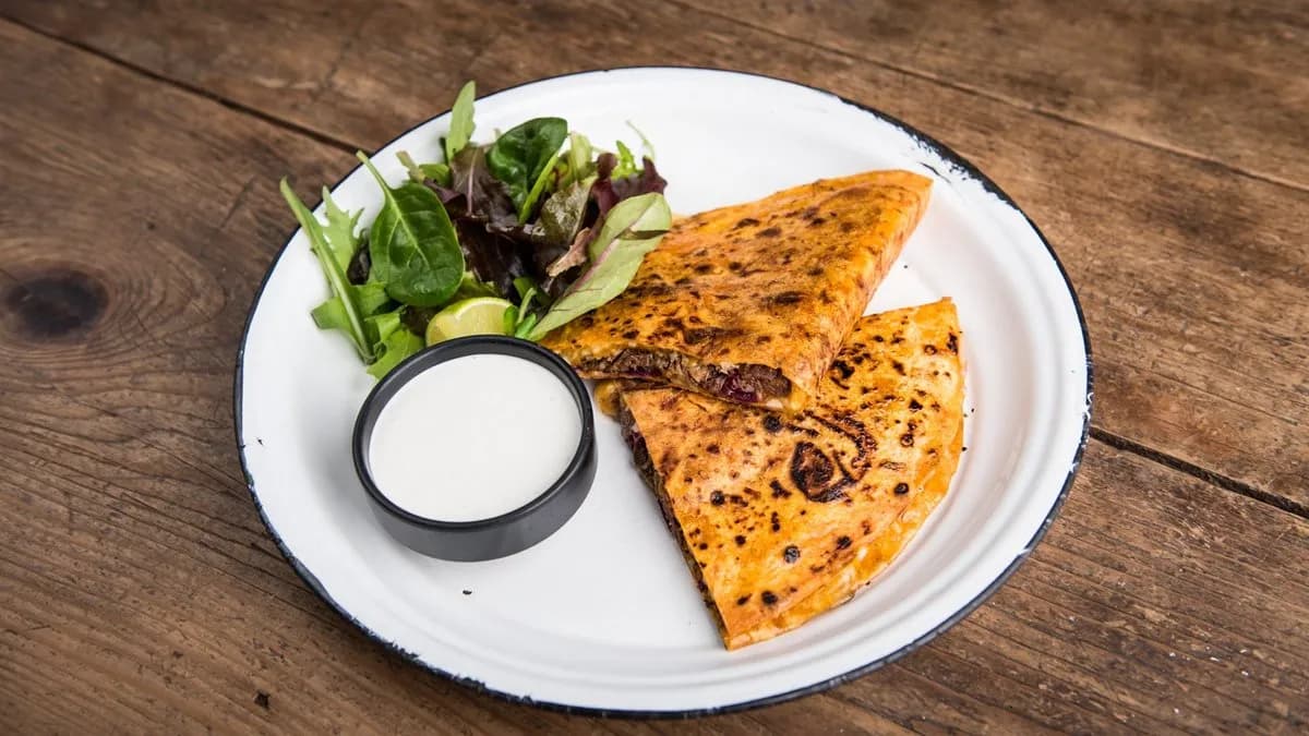 Quesadilla con Pollo