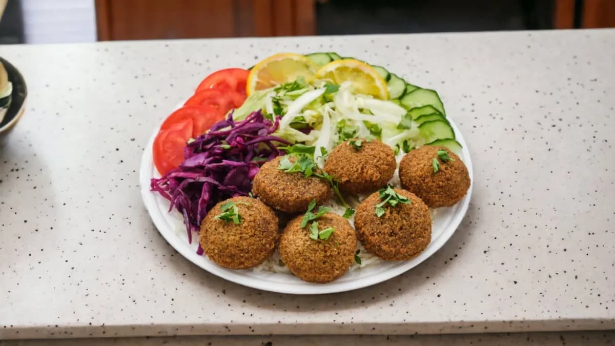 Falafel nagy tál