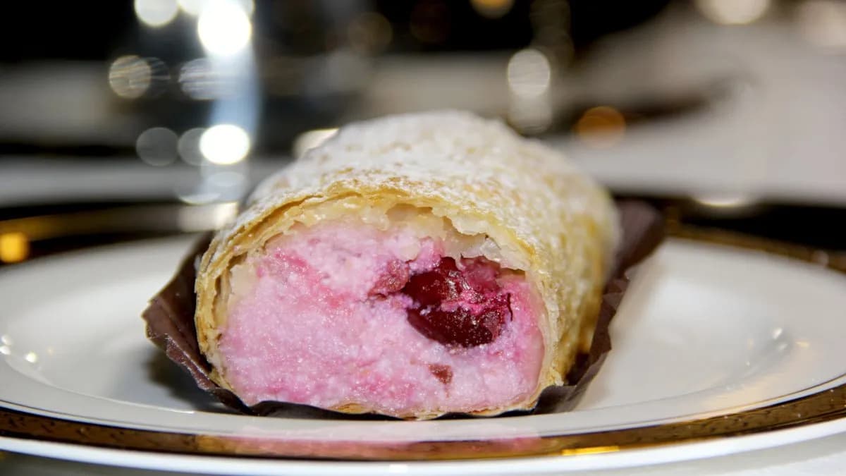 Túrós-meggyes rétes