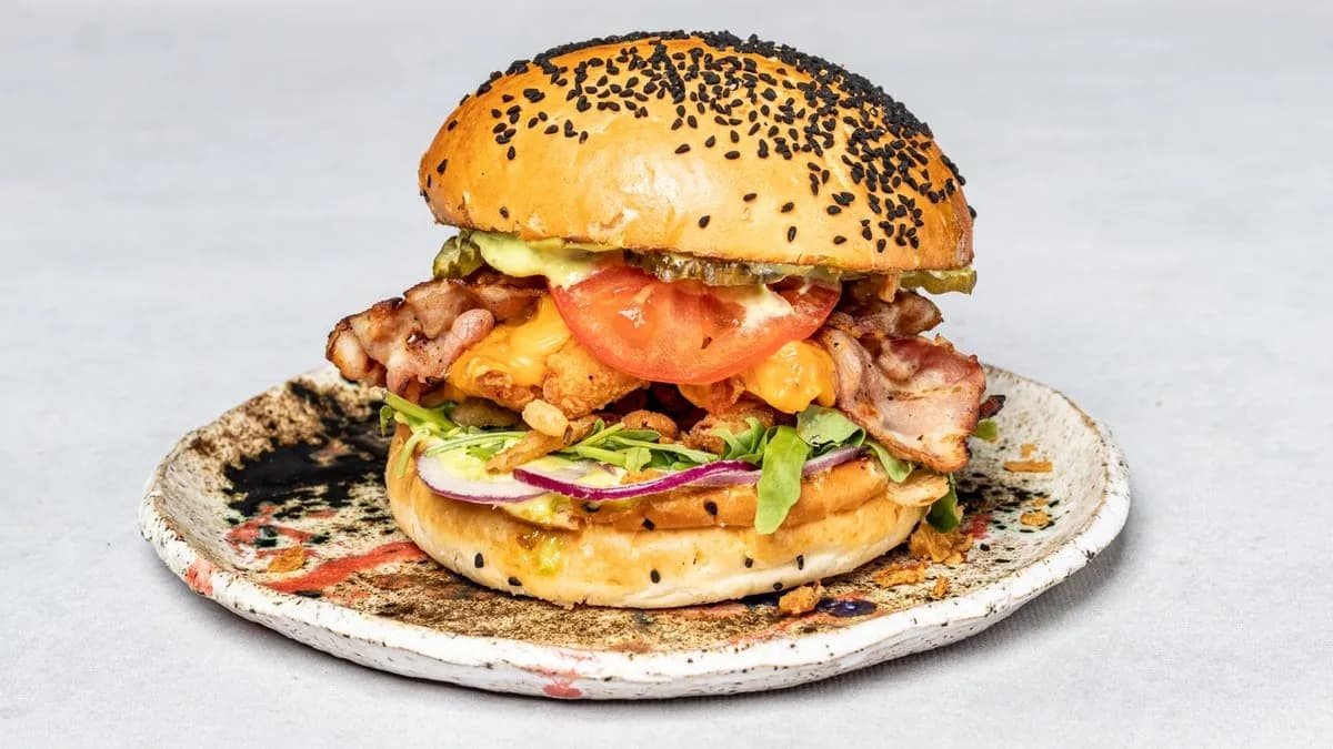 Crispy chicken burger