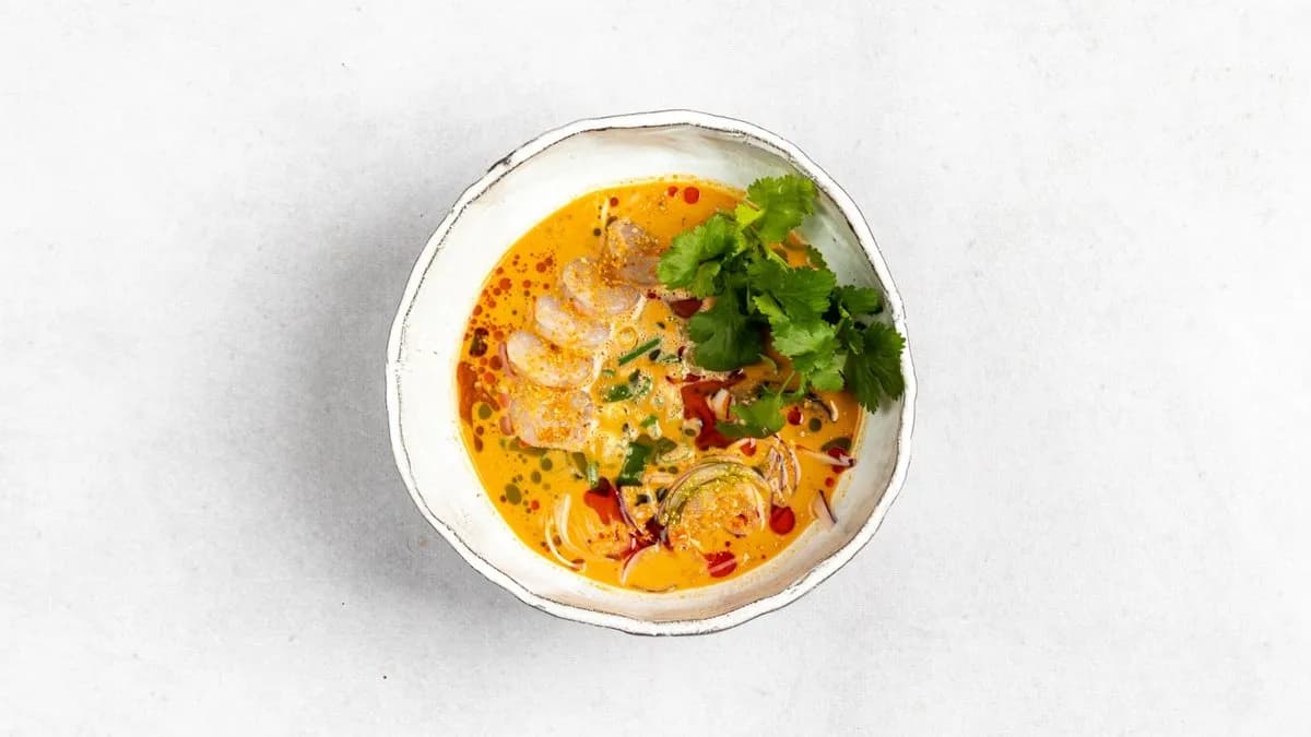 Tom yum krewetki