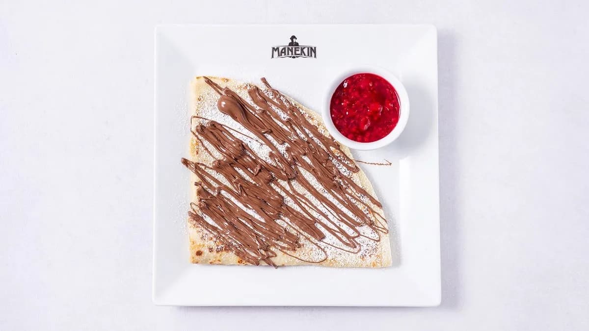 Mascarpone, biała czekolada, truskawki, sos