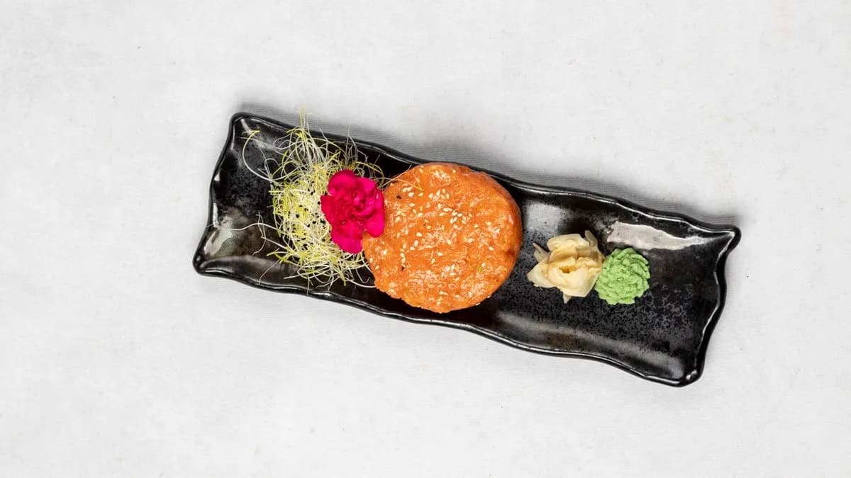 Ostry tatar z łososia