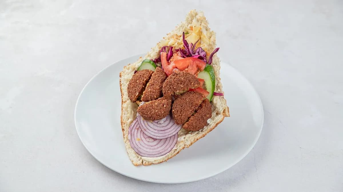 Kebab w bułce falafel