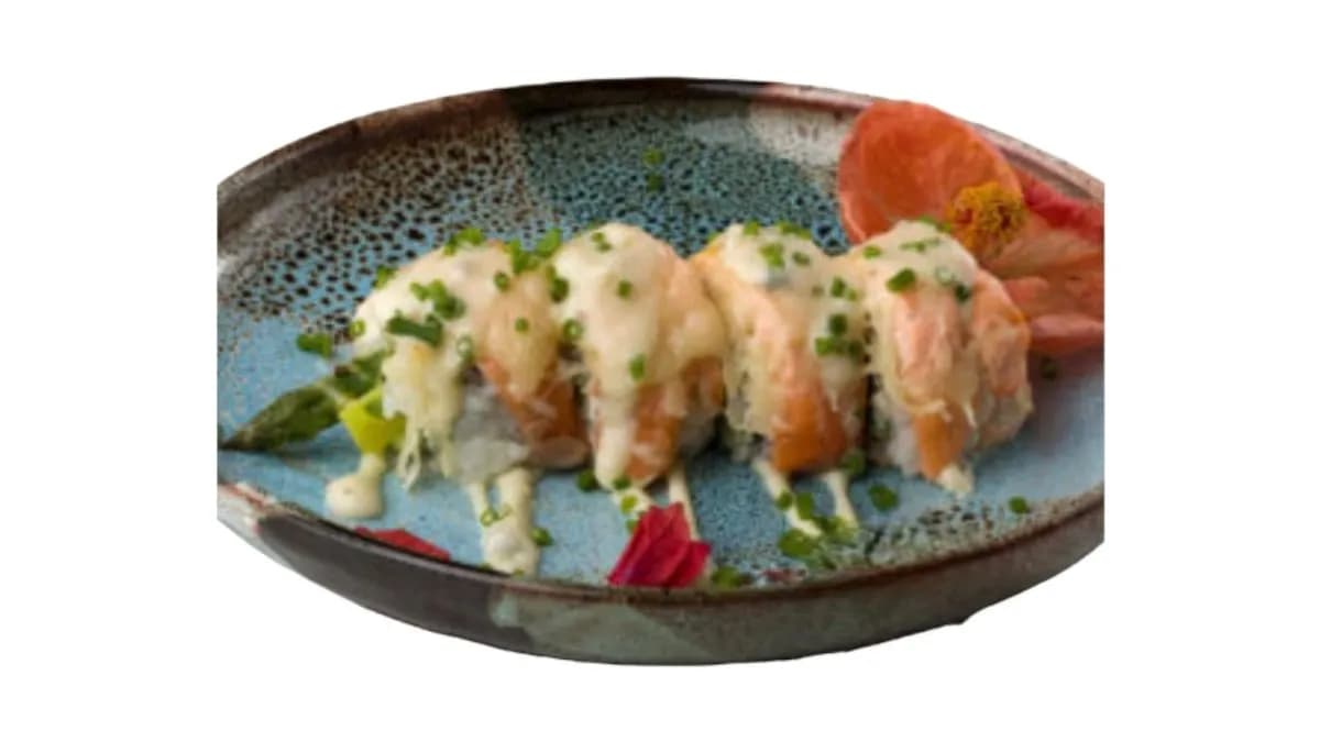 Rainbow z warzywami i opiekanym łososiem