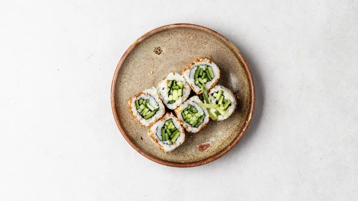 Miniuramaki z ogórkiem