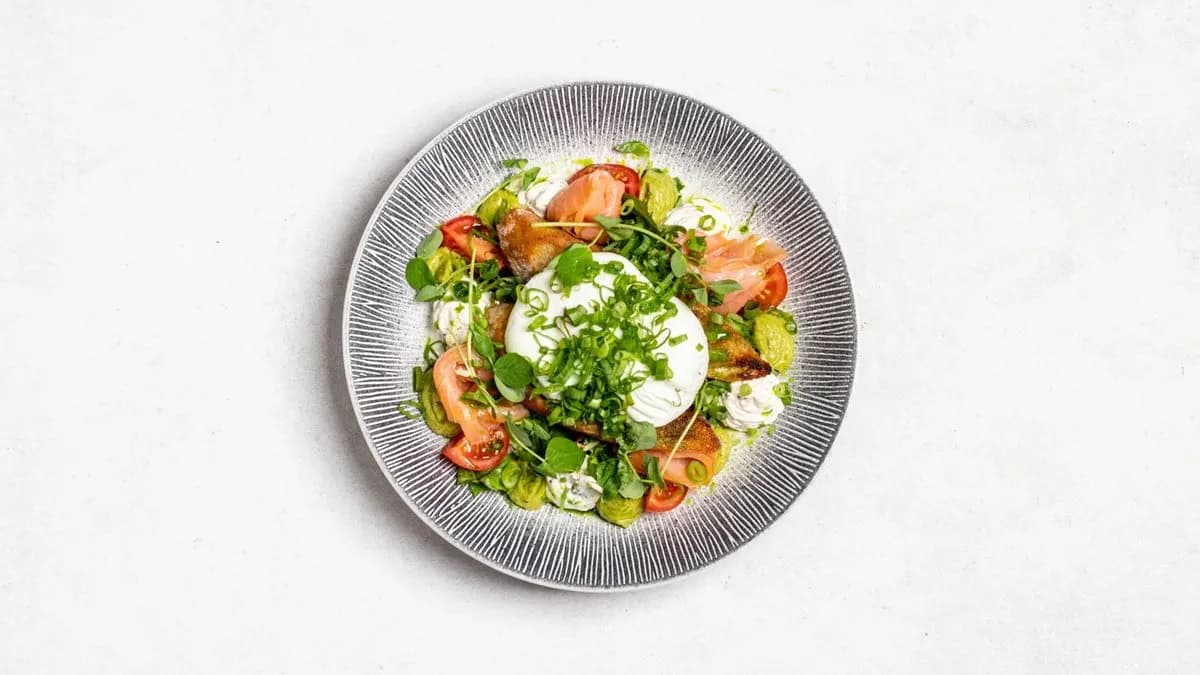 Bagietka z wędzonym łososiem