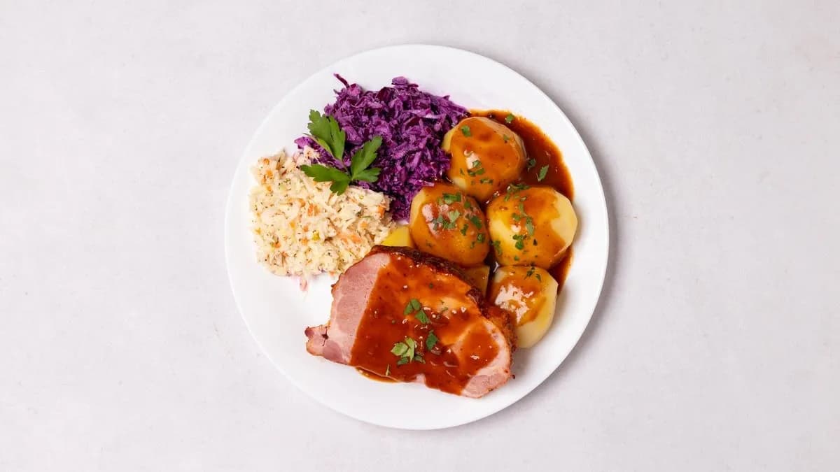 Karkówka z sosem pieczeniowym