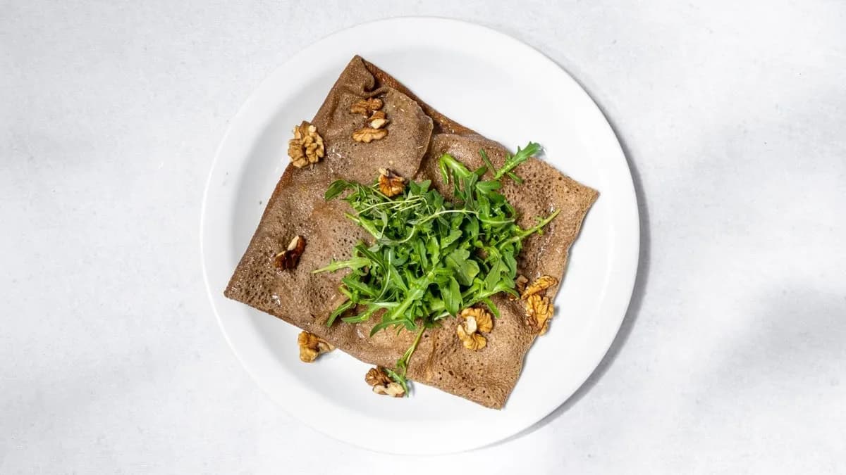 Naleśnik bretoński z kozim serem